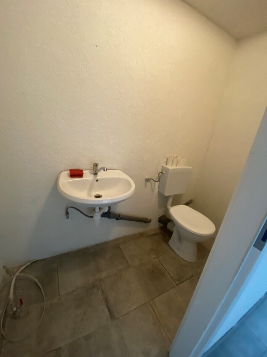 Nebenraum - Toilette