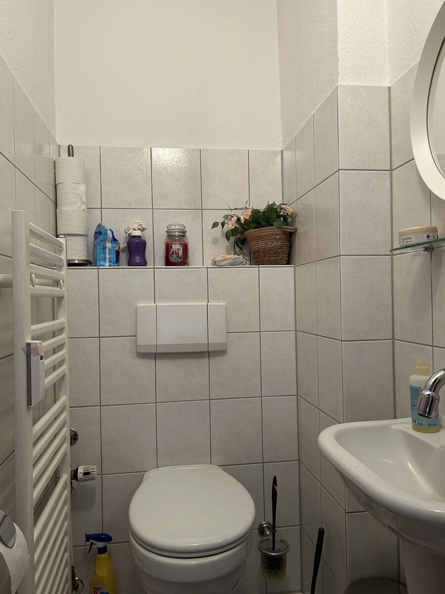 separates WC