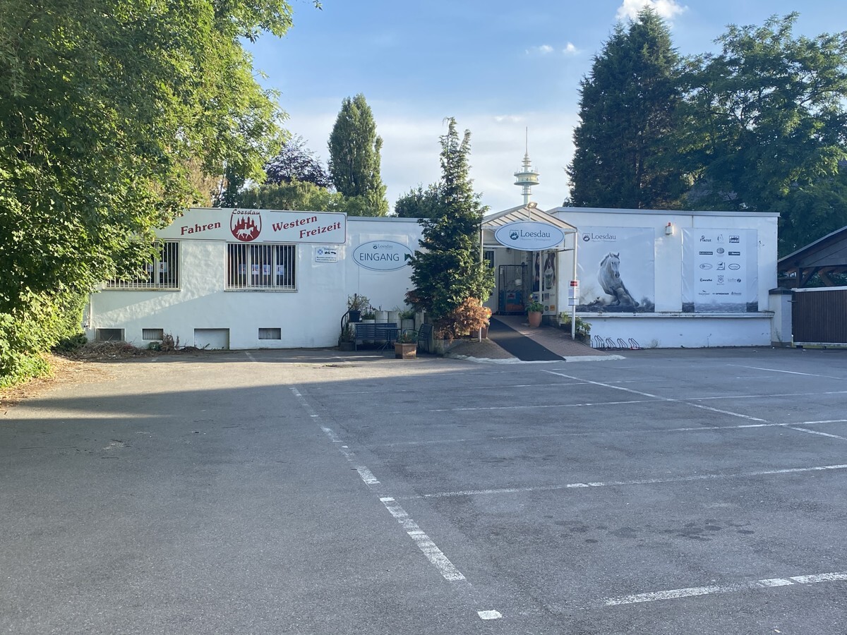 Parkplatz / Kundeneingang