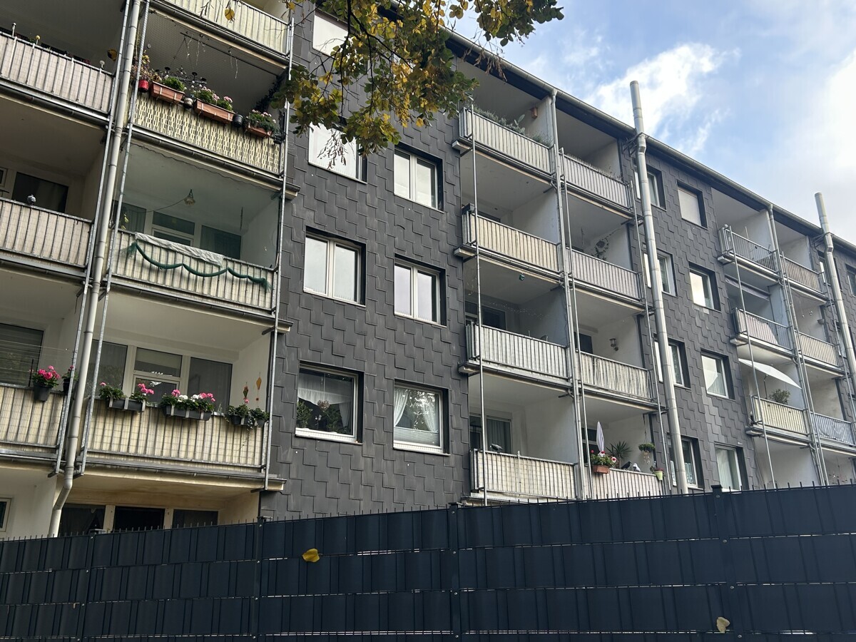 Rückansicht mit Balkonen