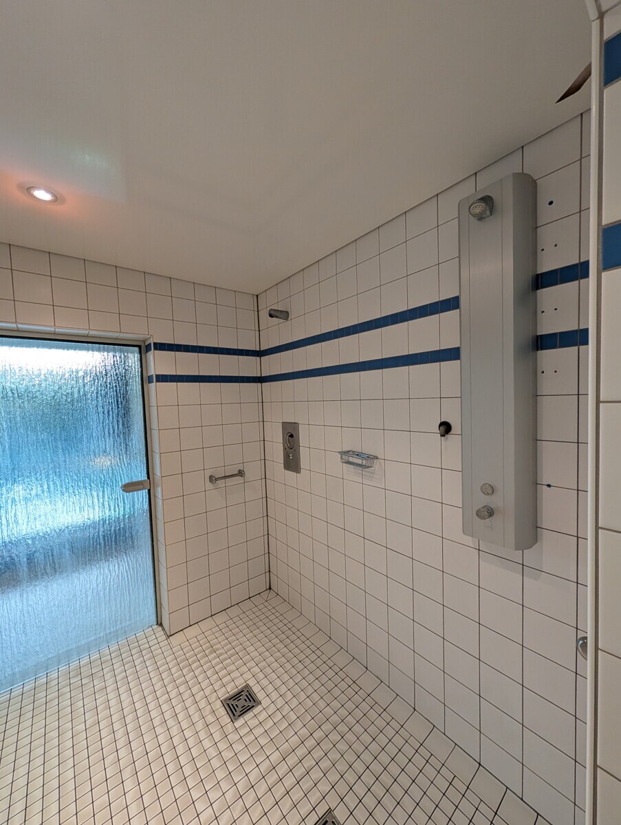 Dusche in der Sauna