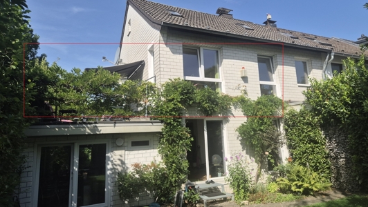 Frontansicht - Wohnung und Terrasse markiert