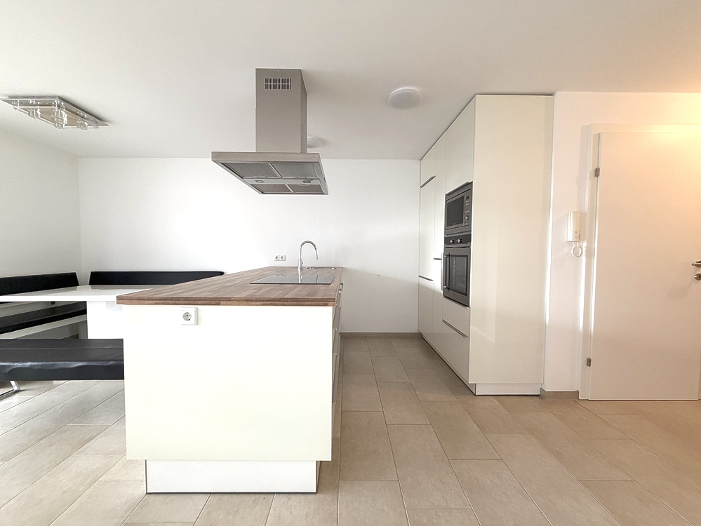 Küche mit Kücheninsel