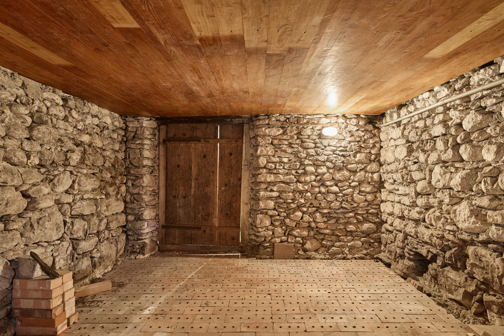 Stilvoller Weinkeller