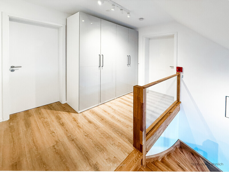 N8 PREMIUM Ansicht Treppe oben 