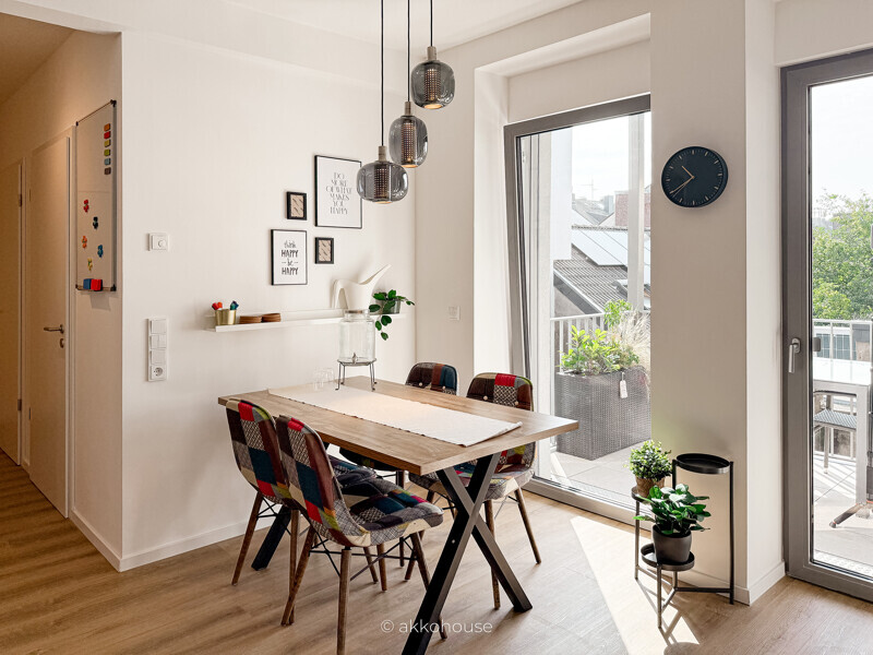 B4 PREMIUM-Ansicht Esszimmer 1