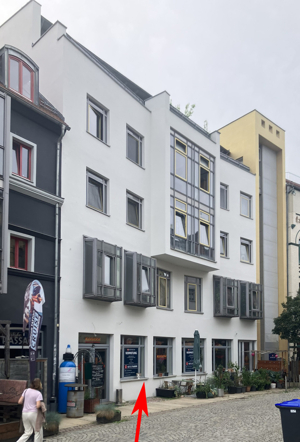 Peter-Breuer-Strasse 19,21 Fassade mit Kennzeichnung