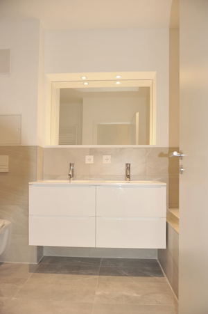 Franz-Mehring 55, 4-R Bad 1