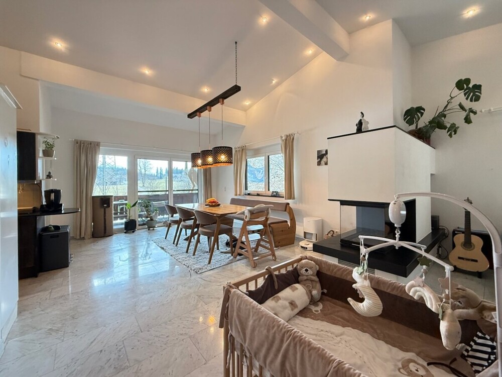 Großzügiger Wohn- und Essbereich