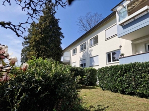 Süd mit Vorgarten