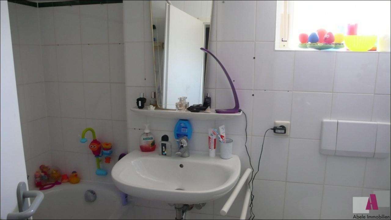 Bad mit Wanne im OG