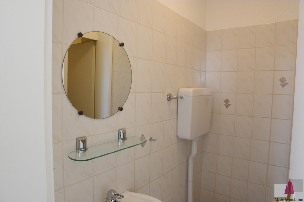 separates WC