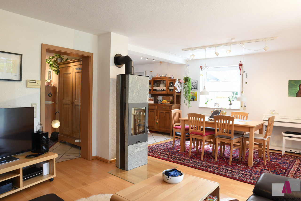 Wohnzimmer mit Blick zum Essbereich