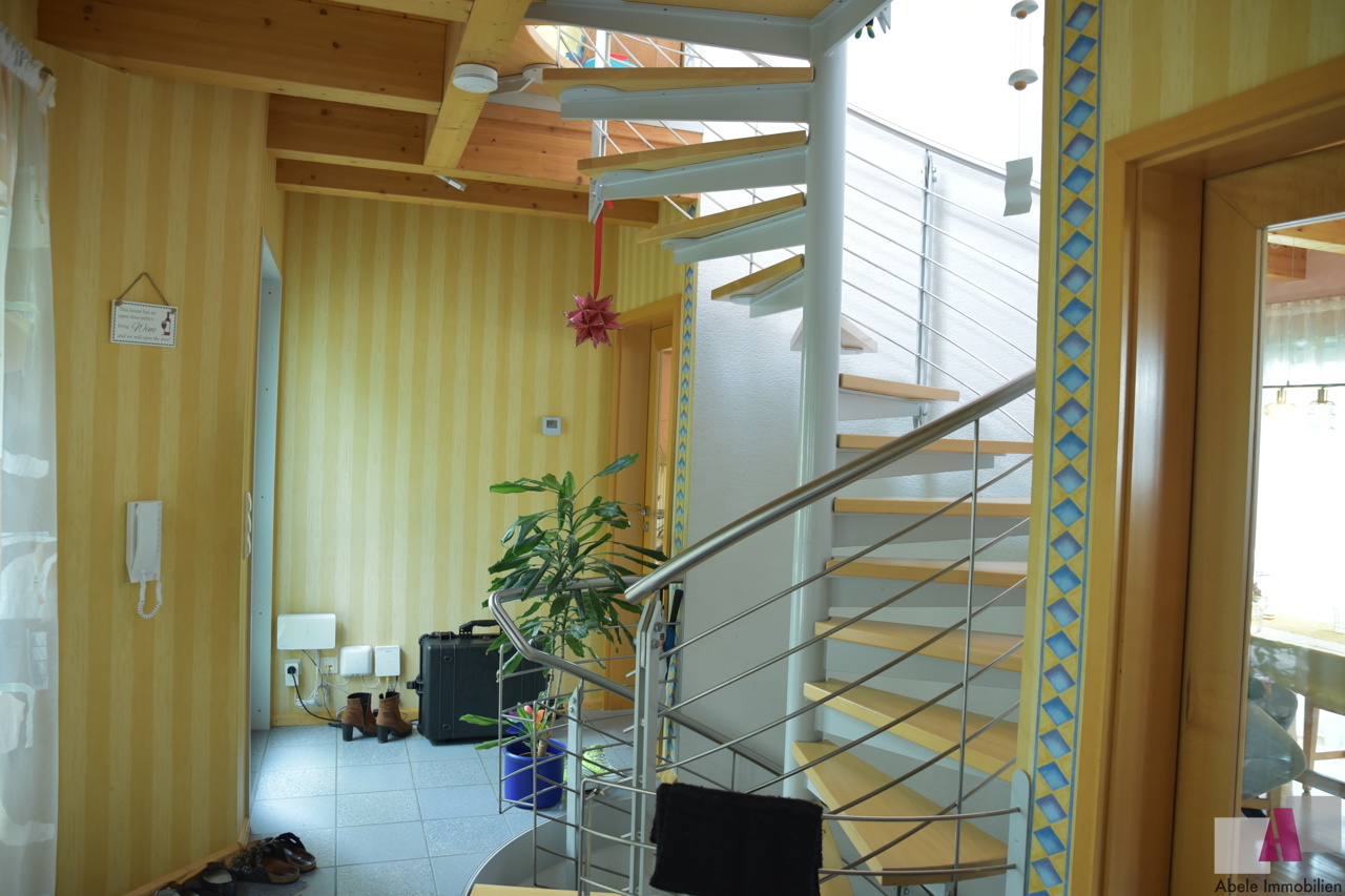 Diele mit Wendeltreppe