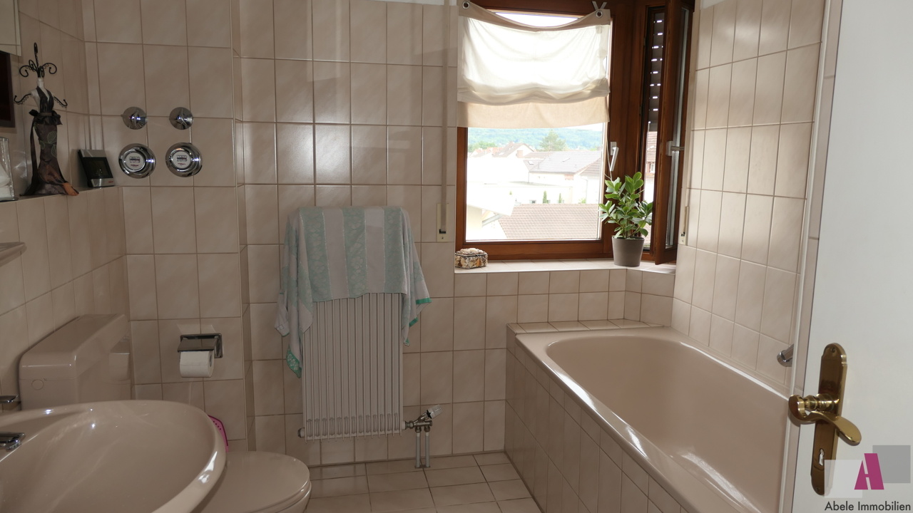 Badezimmer Blick Badewanne