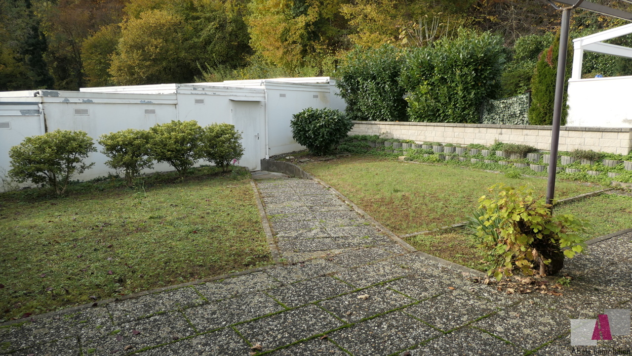 Blick Richtung Garage