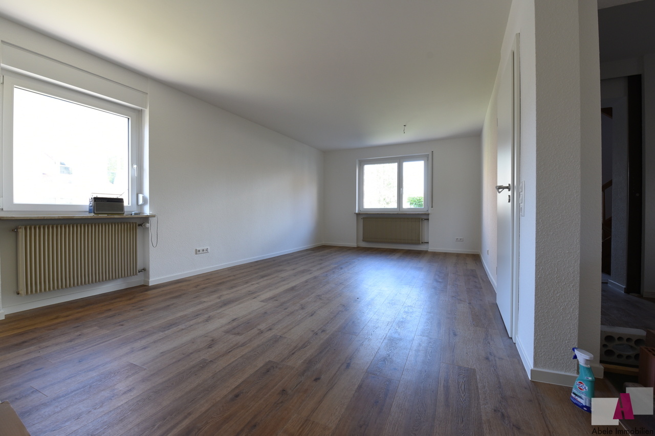 Blick Küche zum Wohnzimmer