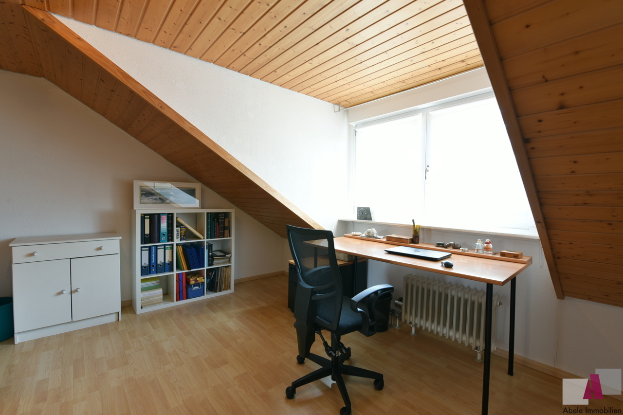 Zimmer mit Gaube DG