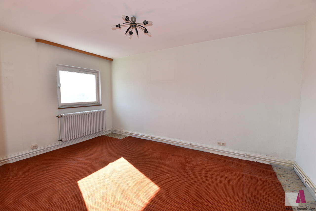 Zimmer mit Gaube im DG