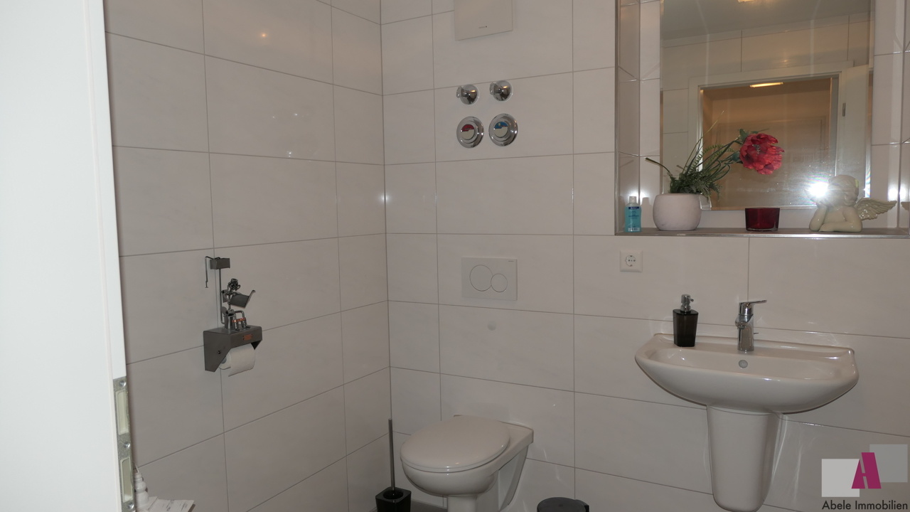 WC mit Waschbecken
