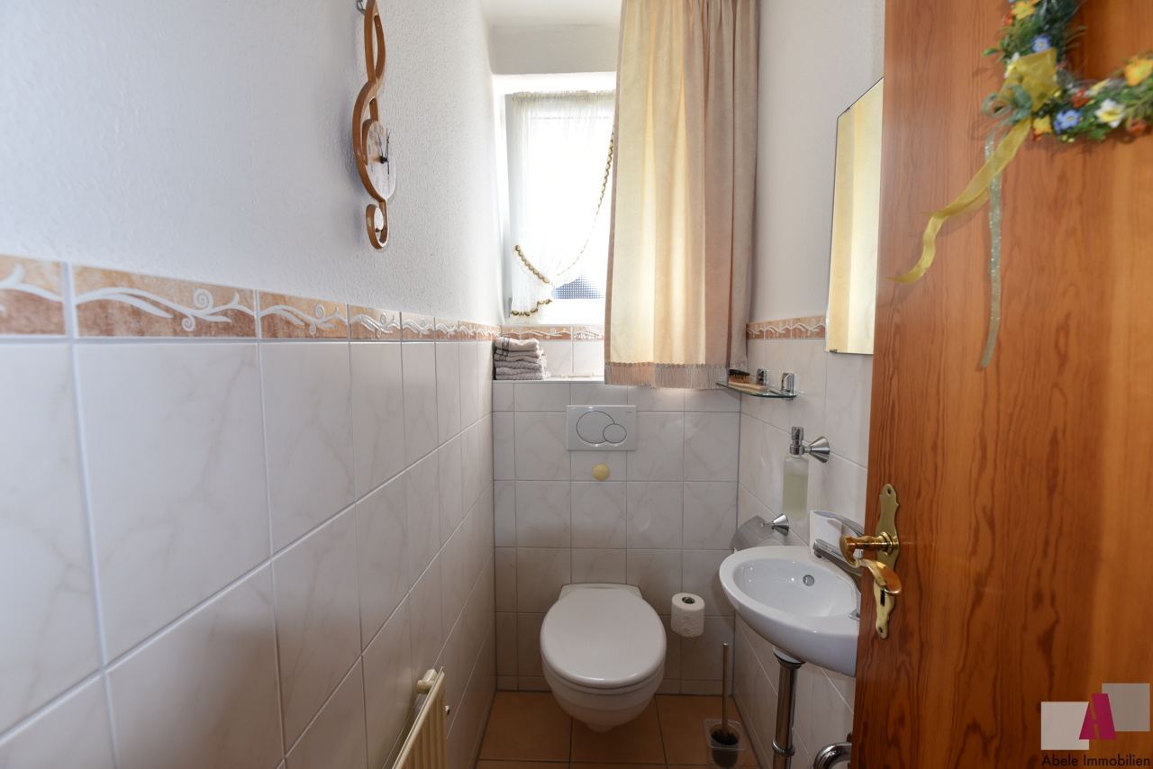 separates WC