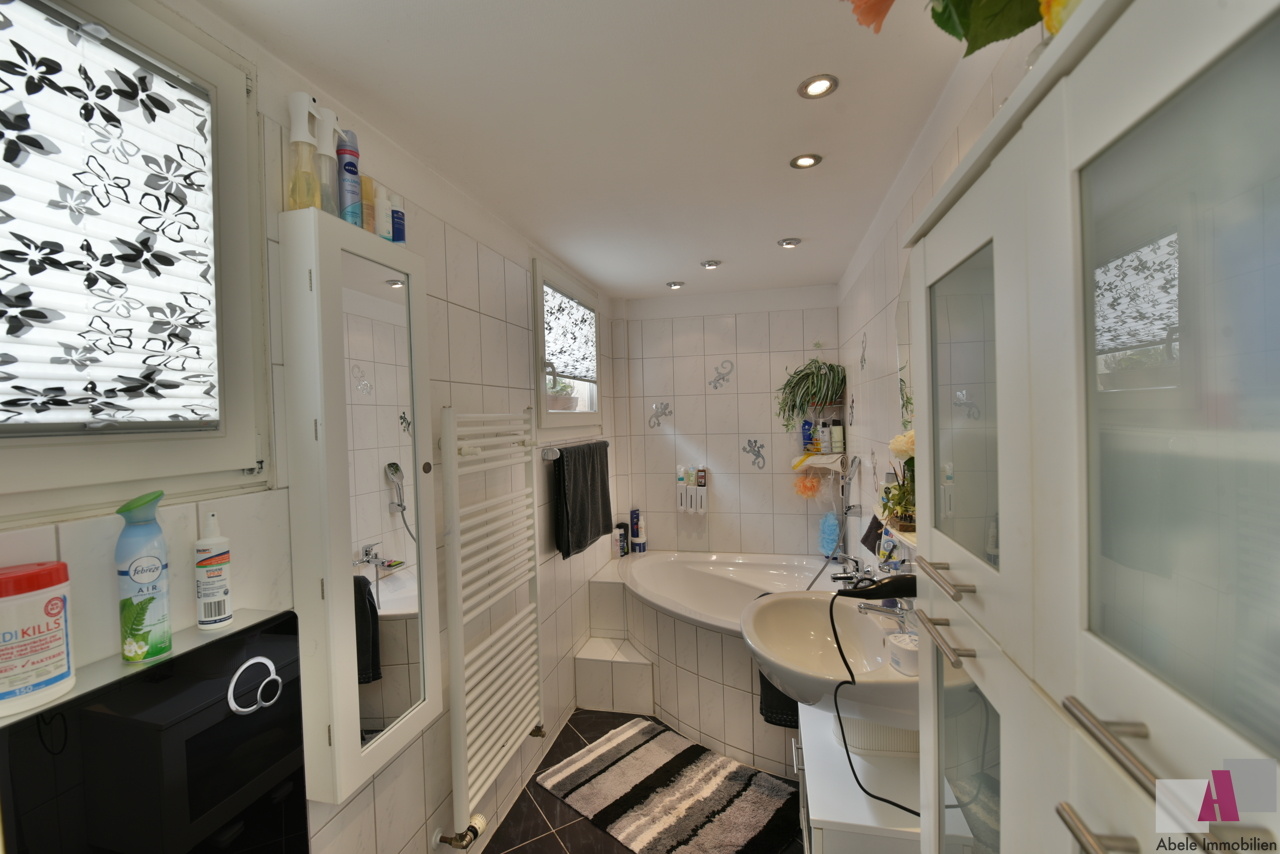 modernes Badezimmer