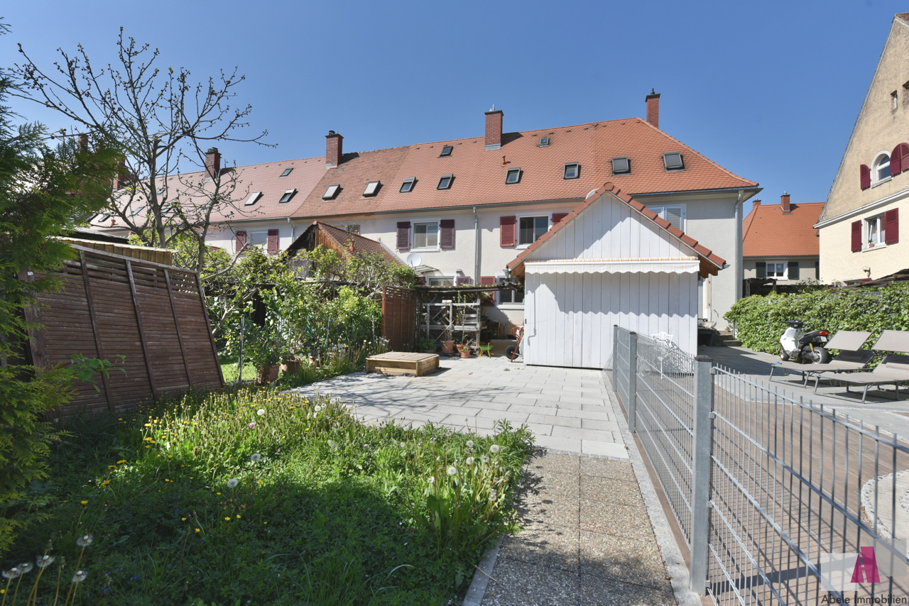 Blick von der Terrasse auf das Haus