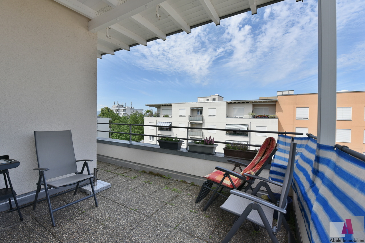 Balkon mit Blick über die Dächer von Weil am Rhein