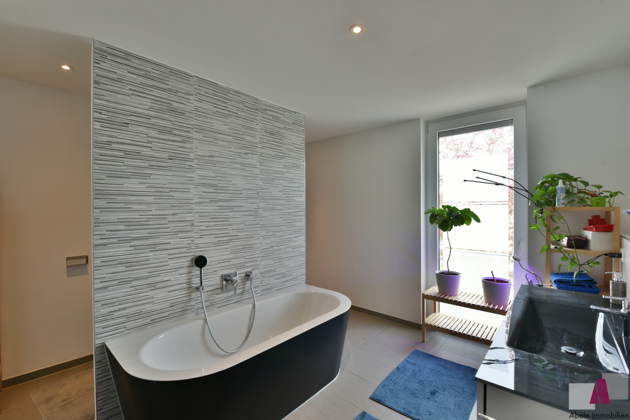 modernes Badezimmer