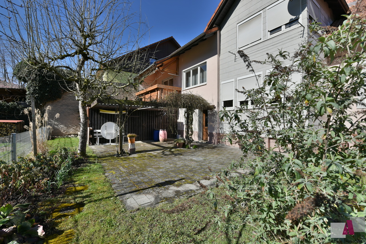 Garten mit Schuppen