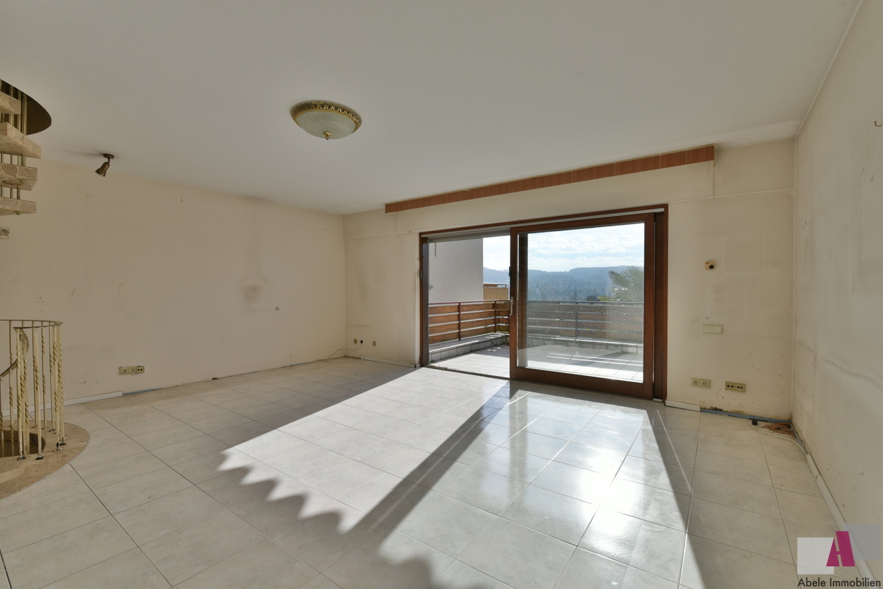 Wohnzimmer mit Blick zur Terrasse