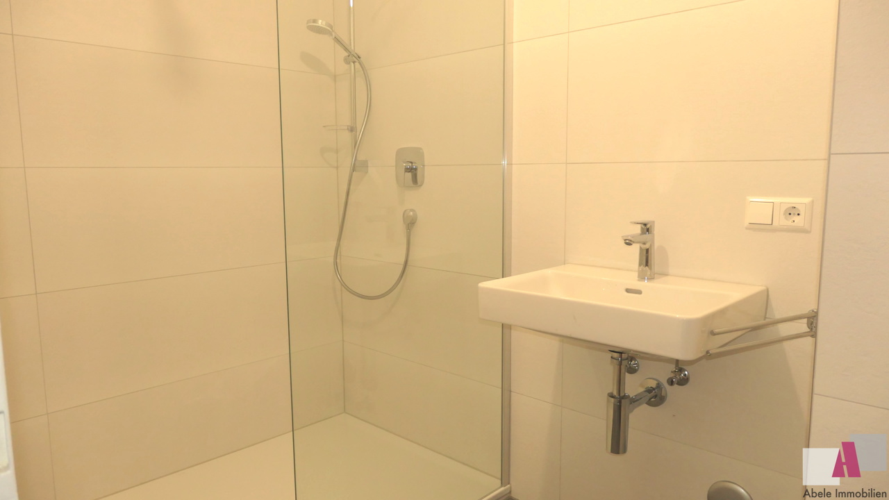 neu renoviertes Duschbad