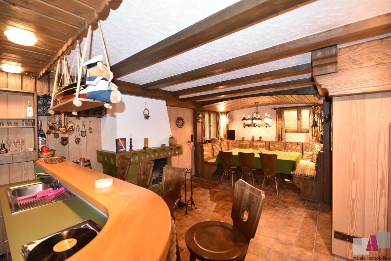 Bar mit Kaminofen