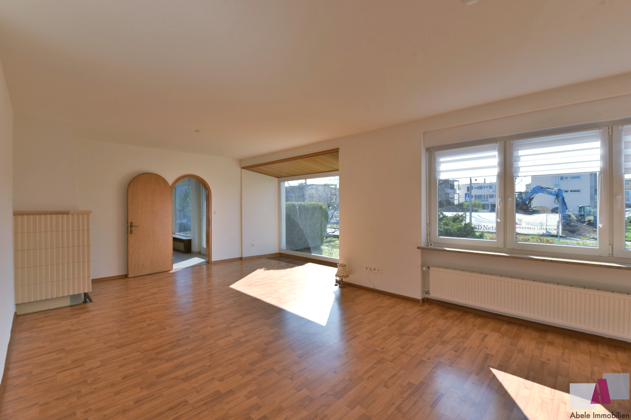 lichtdurchflutetes Wohnzimmer EG