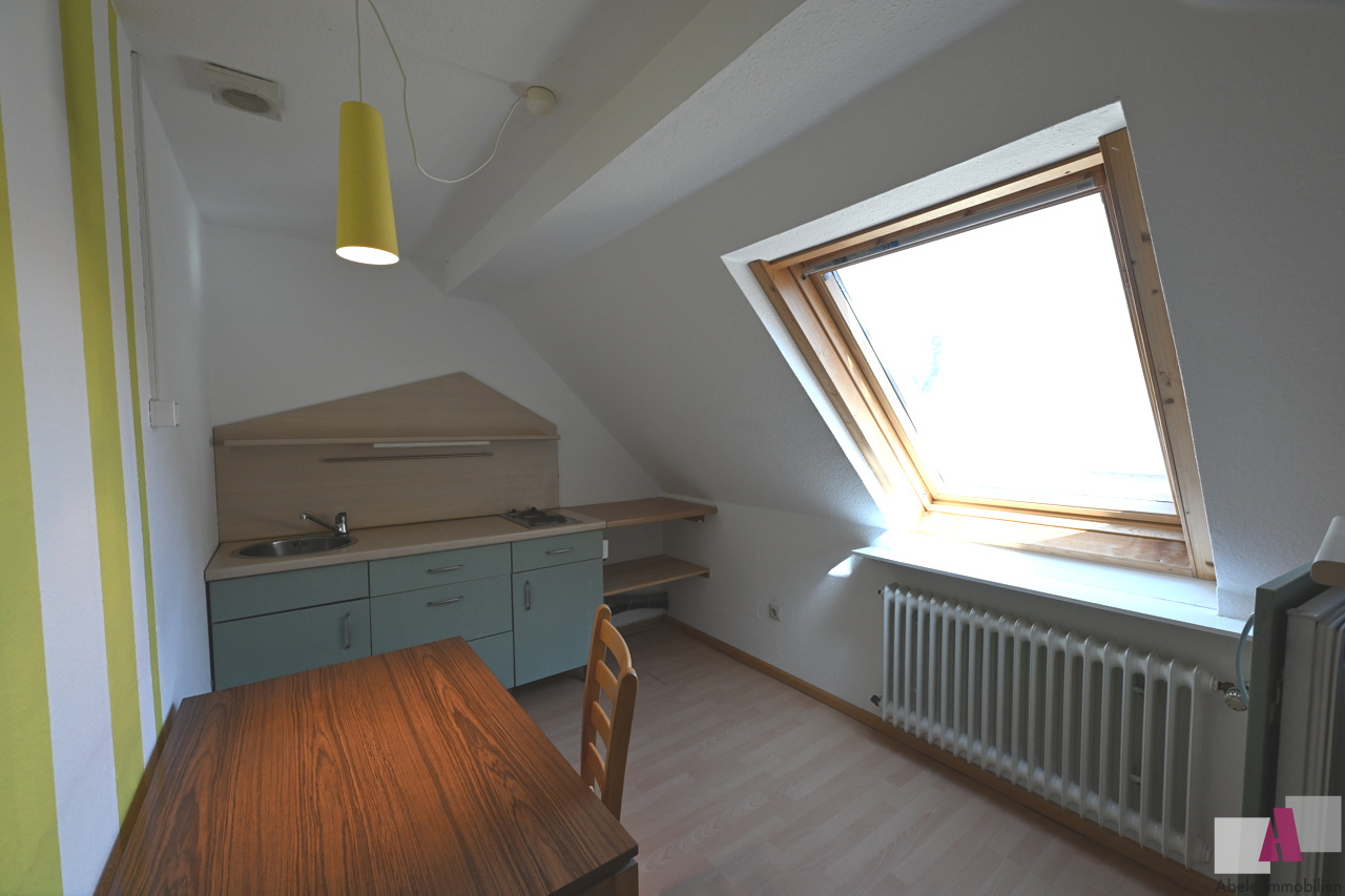 Zimmer mit Küchenzeile DG
