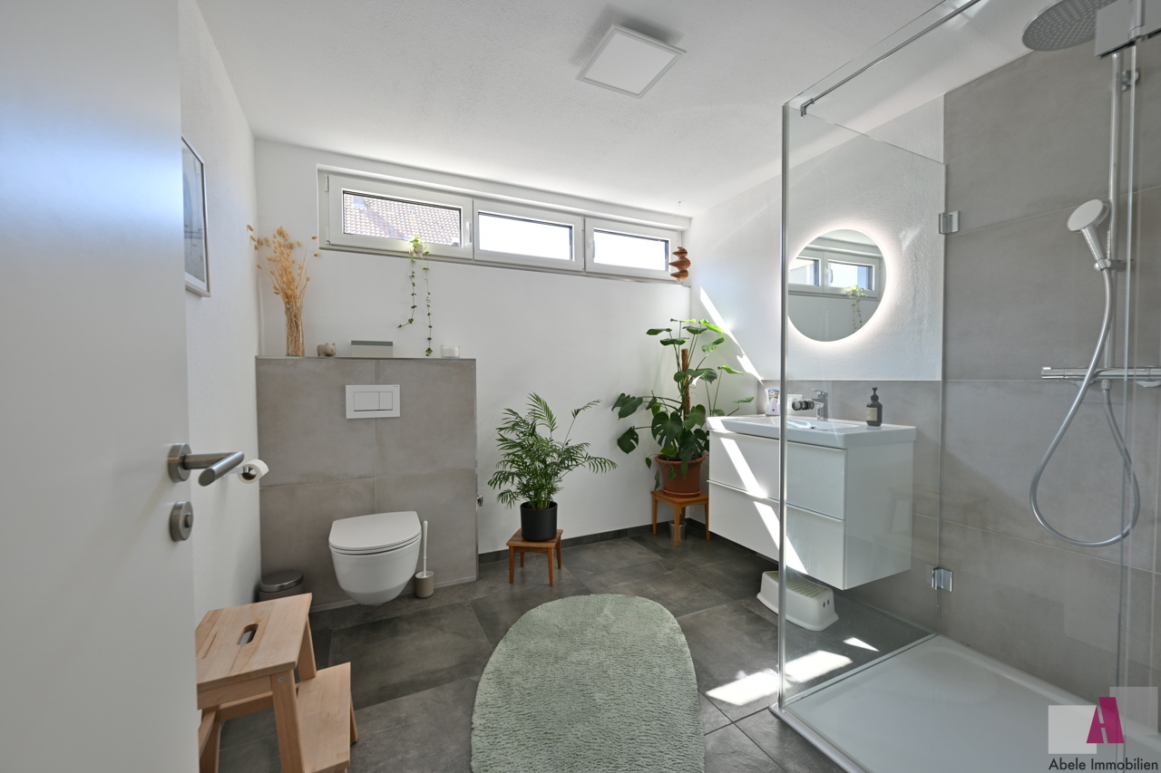 Modernes Badezimmer