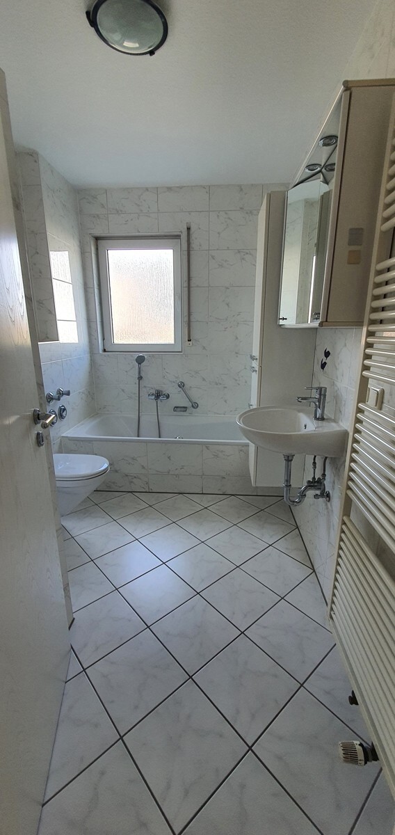 TGL-Bad mit Wanne & Dusche