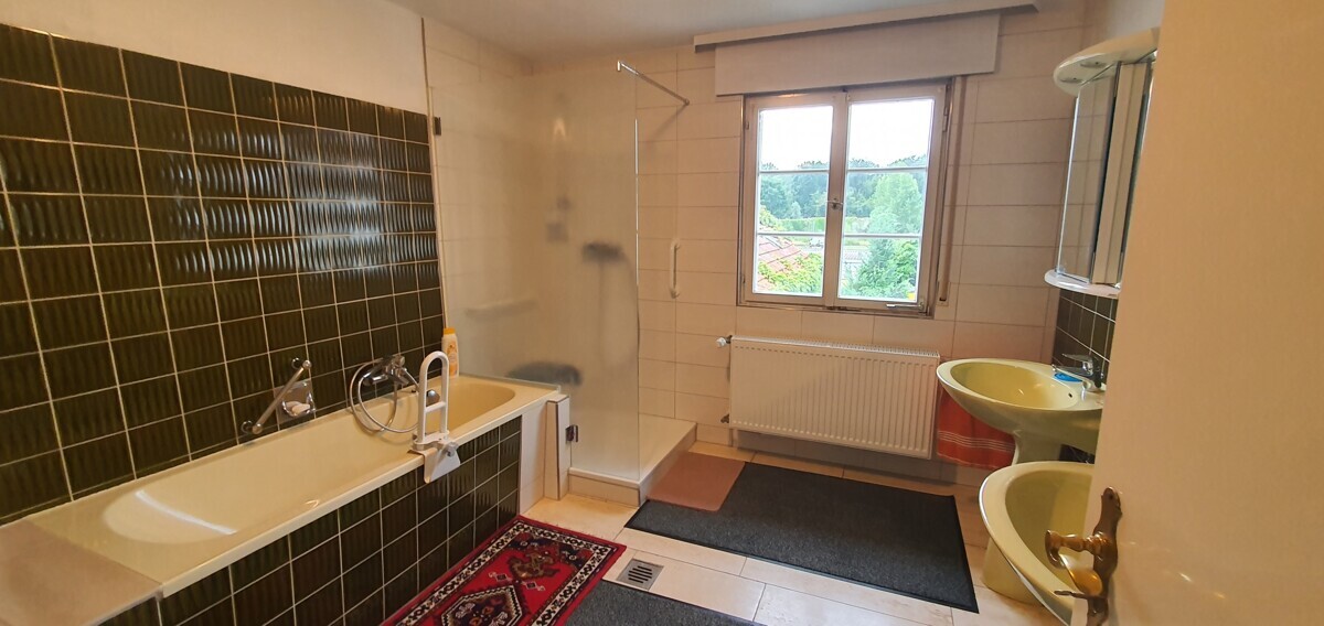 TGL-Bad mit Wanne & Dusche