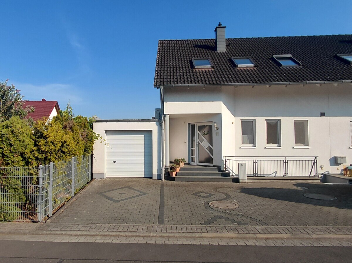 Straßenansicht