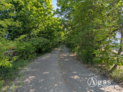 Zufahrt  Grundstück