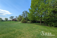 Große Grünfläche a