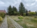 Auffahrt und Garten