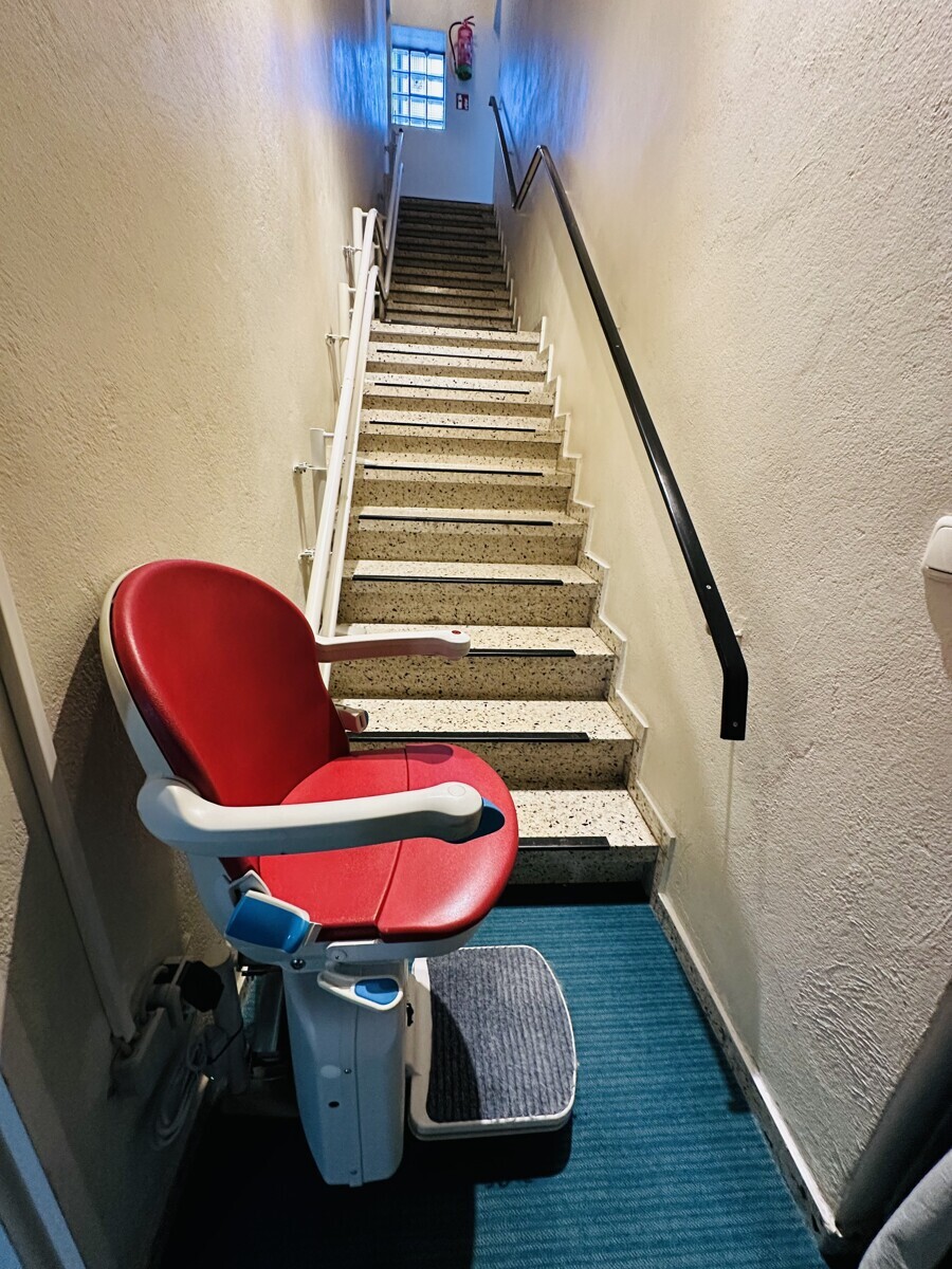 Treppenzugang vom Laden