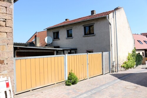 Seitenansicht /Zufahrt