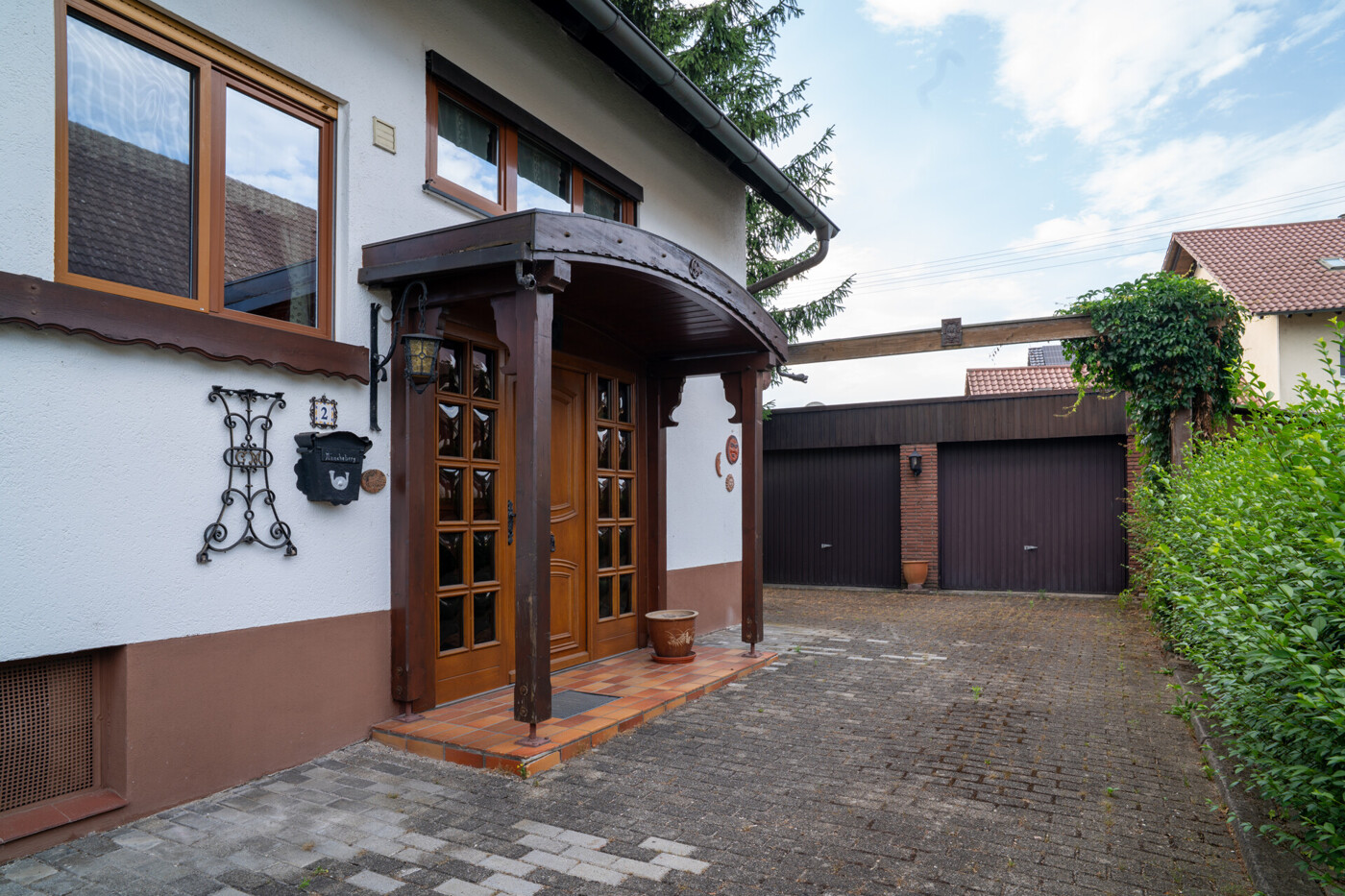 Hof & Garage