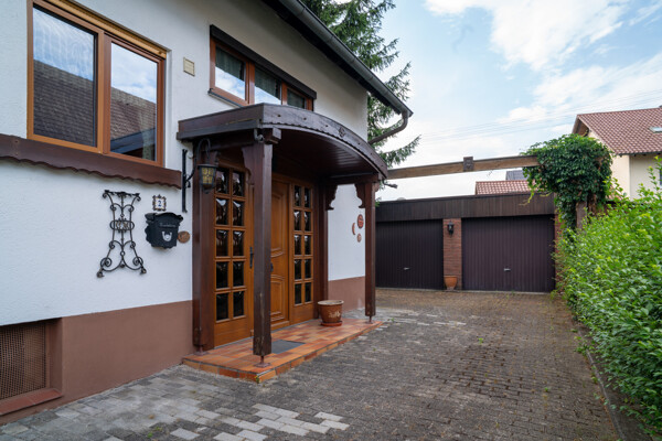 Hof & Garage