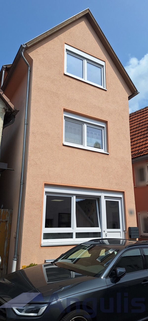 Aussenansicht mit Stellplatz