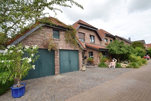 Vordere Außenansicht