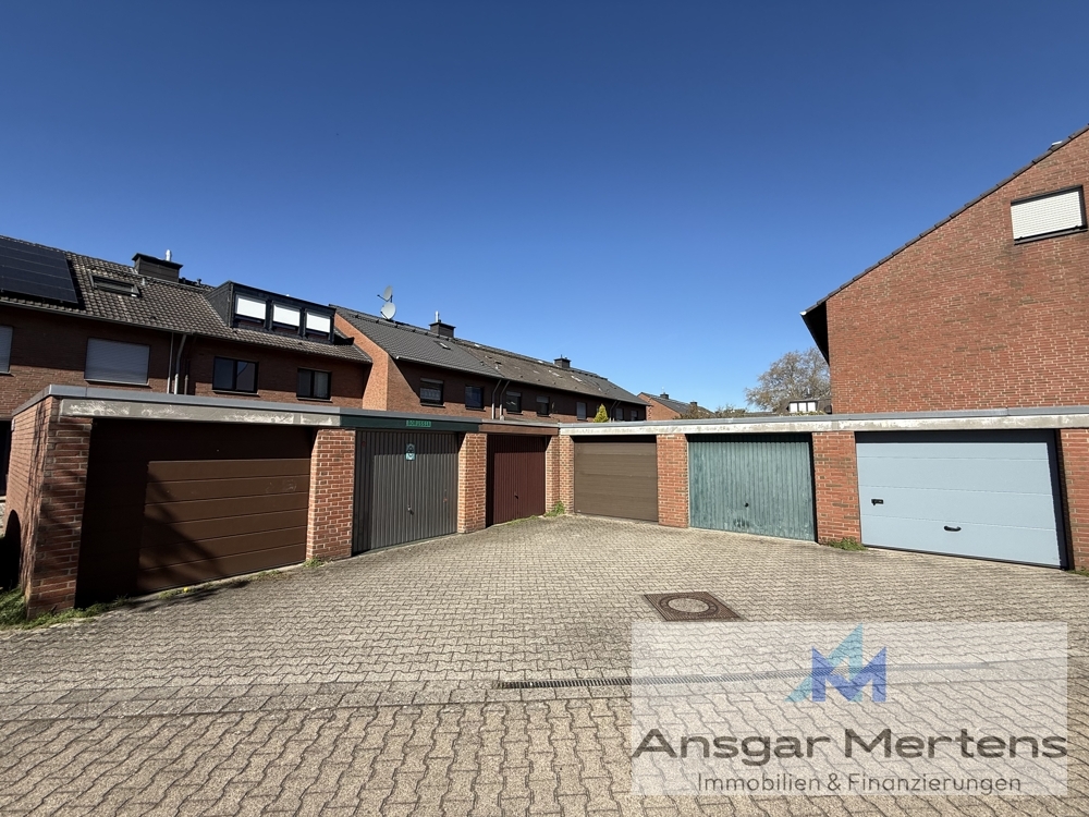 Garagenhof (1. links)