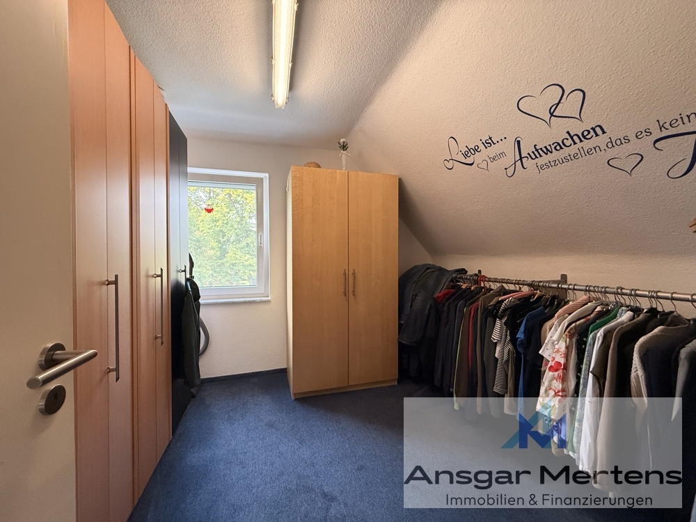 Kind / Ankleidezimmer